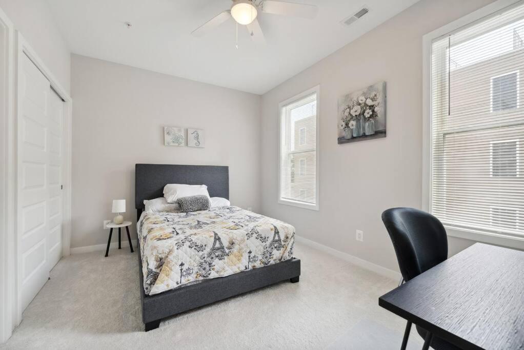 Spacious 3Bedroom Duplex With Rooftop Deck! Washington Exterior photo