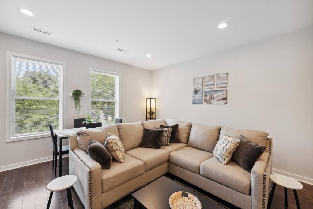 Spacious 3Bedroom Duplex With Rooftop Deck! Washington Exterior photo