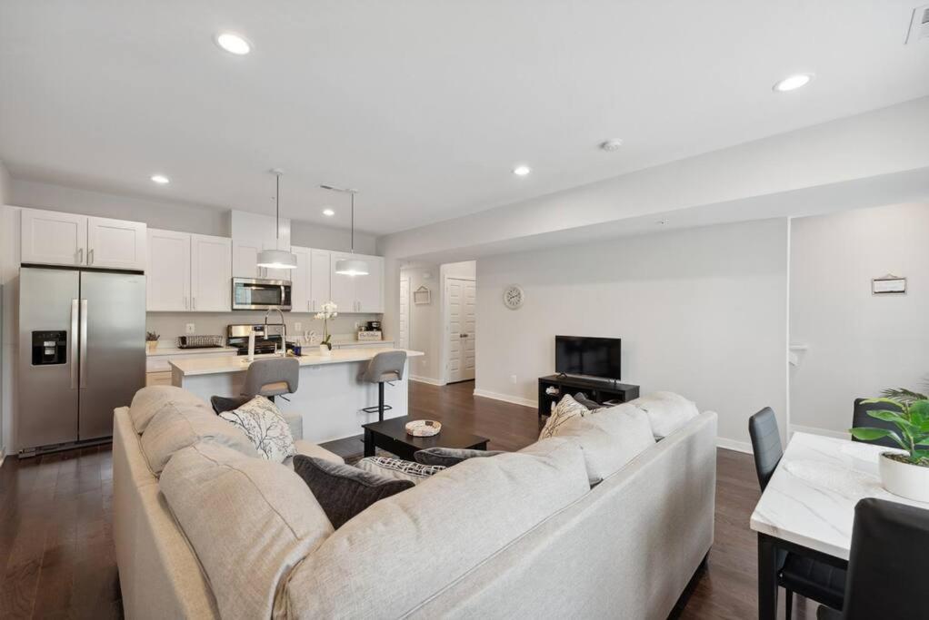Spacious 3Bedroom Duplex With Rooftop Deck! Washington Exterior photo