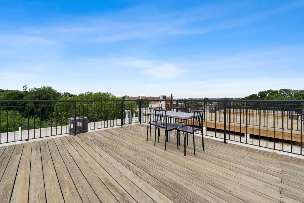 Spacious 3Bedroom Duplex With Rooftop Deck! Washington Exterior photo